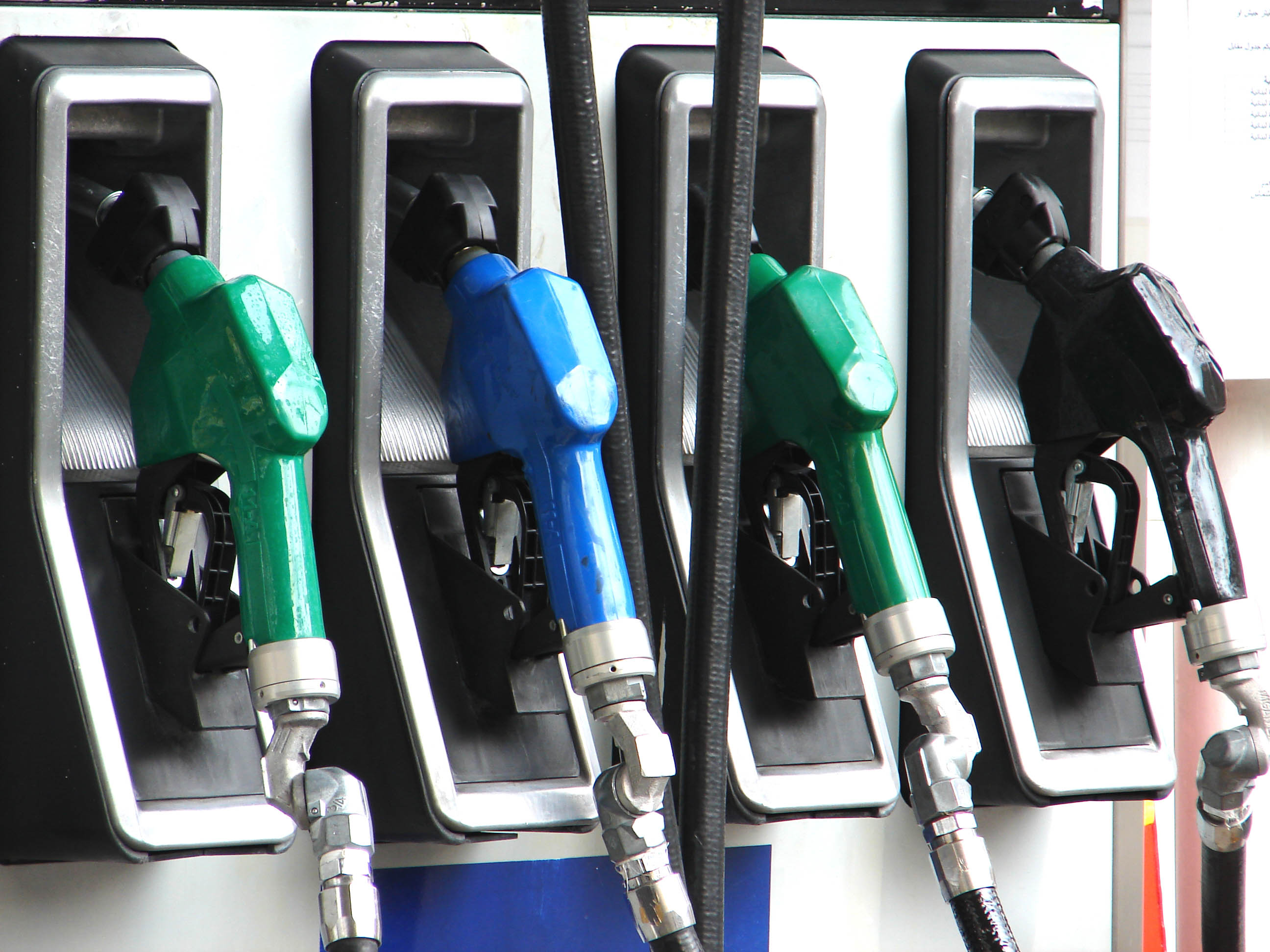 دولت و گرانفروشی در بنزین