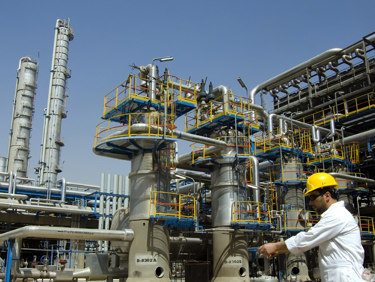 اعتراف بلومبرگ به پیشرفت صنعت نفت ایران